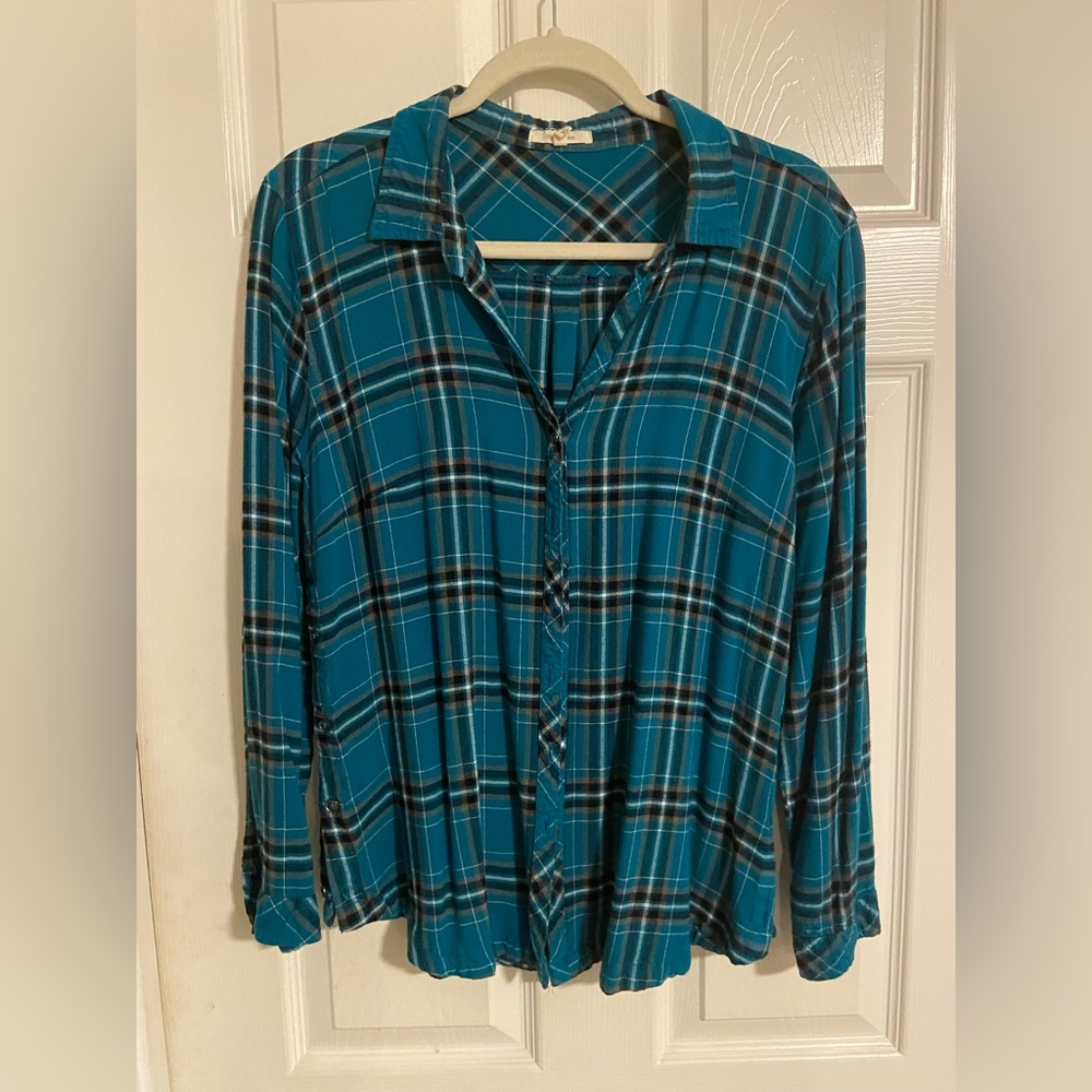Women’s XL button up top